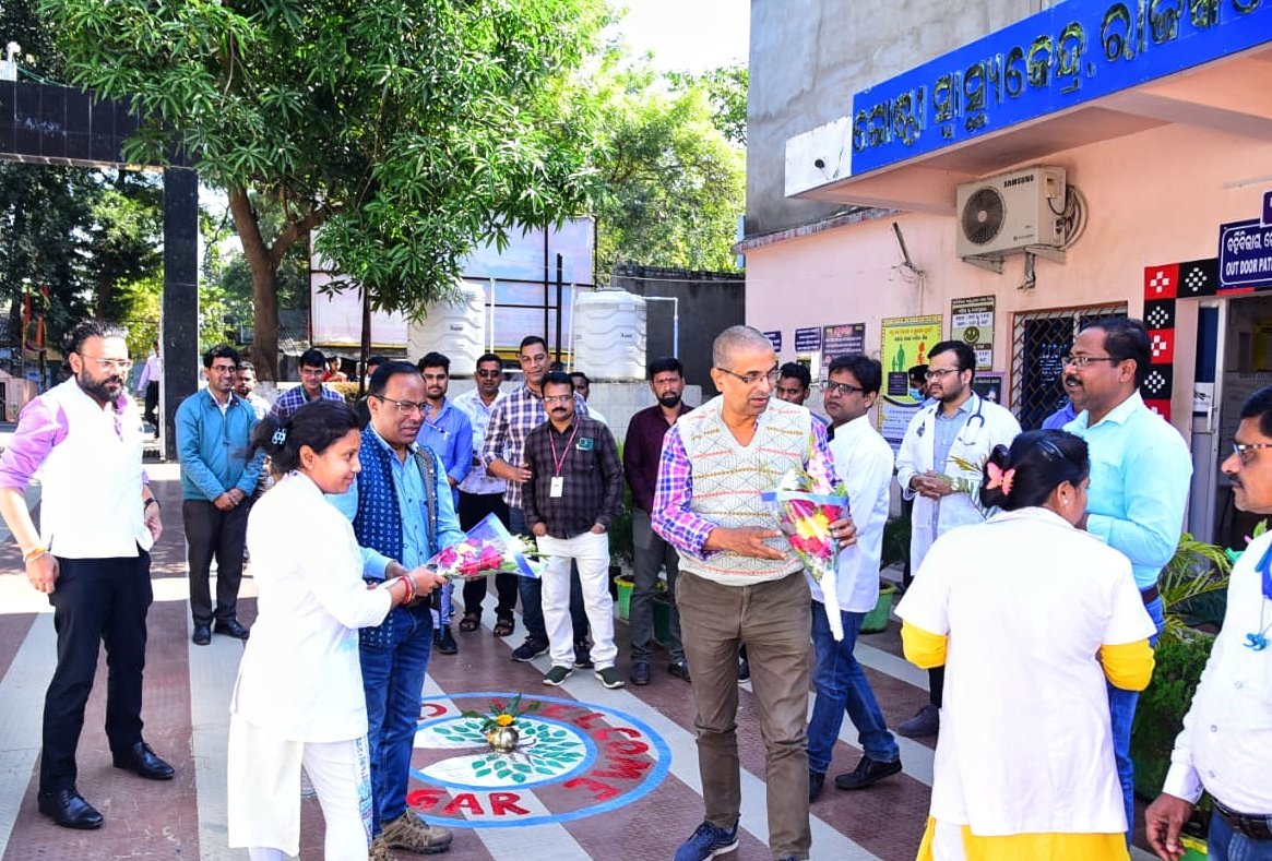 You are currently viewing ସ୍ୱଚ୍ଛତା ଓ ପରିମଳକୁ ଗୁରୁତ୍ୱ: କିଶୋରନଗର ସ୍ବାସ୍ଥ୍ୟ କେନ୍ଦ୍ର ପରିଦର୍ଶନ କଲେ କାୟାକଳ୍ପ ଟିମ୍