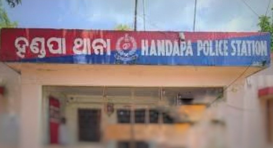 You are currently viewing ଗୋଟିଏ ଦିନରେ ବାପା-ପୁଅଙ୍କ ଘରୁ ଚୋରି, ଅଳଙ୍କାର ସହ ଟଙ୍କା ଲୁଟିଲେ ଦୁର୍ବୃତ୍ତ