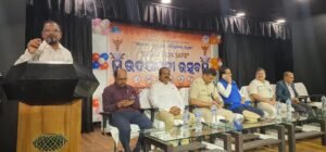 Read more about the article ସଡ଼କ ସୁରକ୍ଷା ମାସ ପାଳନ ଉଦଯାପିତ: ଜନସଚେତନତା ମାଧ୍ୟମରେ ଦୁର୍ଘଟଣା ରୋକିବାକୁ ଆହ୍ୱାନ