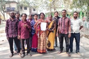 Read more about the article ସ୍କୁଲ ସ୍ଥାନାନ୍ତରଣକୁ ବିରୋଧ: ଜିଲ୍ଲାପାଳଙ୍କ ଦ୍ୱାରସ୍ଥ ହେଲେ ରେଡକ୍ରସ୍ ସ୍ଵତନ୍ତ୍ର ଦୃଷ୍ଟିହୀନ ଓ ମୁକବଧିର ବିଦ୍ୟାଳୟର ଅଭିଭାବକ