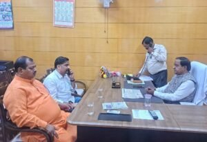 Read more about the article ପାଳଲହଡ଼ାରେ ଅଧିକ ଧାନ କିଣିବାକୁ ଯୋଗାଣ ମନ୍ତ୍ରୀଙ୍କ ସହ ଆଲୋଚନା କଲେ ବିଧାୟକ