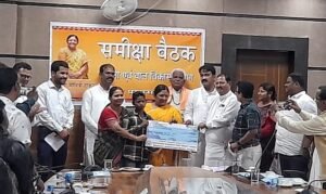 Read more about the article ଅନୁଗୁଳ ଗସ୍ତରେ କେନ୍ଦ୍ର ରା‌ଷ୍ଟ୍ରମନ୍ତ୍ରୀ ସାବିତ୍ରୀ ଠାକୁର, ଅଙ୍ଗନବାଡି-ବାଳାଶ୍ରମ ପରିଦର୍ଶନ କରି କଲେ ସ୍ଥିତି ସମୀକ୍ଷା