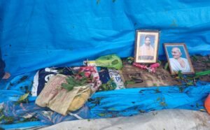 Read more about the article ୩୮ ଦିନରେ ନାଲକୋ ଜମିହରା ପ୍ରଜାଙ୍କ ଧାରଣା: ଦିନ ରାତି ଜିଲ୍ଲାପାଳଙ୍କ ଅଫିସ ସାମ୍ନାରେ ବସି ମାଗୁଛନ୍ତି ନ୍ୟାୟ