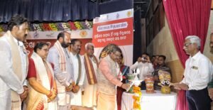 Read more about the article ଅନୁଗୁଳରେ “ନିକ୍ଷୟ ମିତ୍ର” କାର୍ଯ୍ୟକ୍ରମ ଆରମ୍ଭ, ଯକ୍ଷ୍ମା ନିରାକରଣ ସଚେତନ ରଥକୁ ପତାକା ଦେଖାଇ ଶୁଭାରମ୍ଭ କଲେ କେନ୍ଦ୍ର ମନ୍ତ୍ରୀ