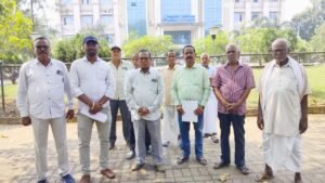 Read more about the article ଦୁର୍ଘଟଣା ରୋକିବାକୁ ୪ ପଞ୍ଚାୟତବାସୀଙ୍କ ପ୍ରୟାସ: ୬୩ ନମ୍ୱର ରାଜ୍ୟ ରାଜପଥକୁ ନୋ ଏଣ୍ଟ୍ରି ଘୋଷଣା କରିବା ପାଇଁ ଜିଲ୍ଲାପାଳଙ୍କୁ ଦାବିପତ୍ର