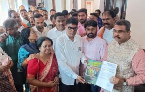 Read more about the article ପ୍ରତି ପଞ୍ଚାୟତରେ ପୁସ୍ତକାଳୟ ସ୍ଥାପନ ନିମନ୍ତେ କେନ୍ଦ୍ରମନ୍ତ୍ରୀ ଧର୍ମେନ୍ଦ୍ର ପ୍ରଧାନଙ୍କୁ ଦାବି ପତ୍ର