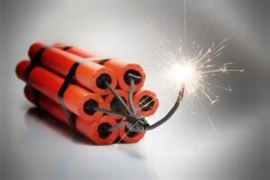 Read more about the article ସହରରେ ବଢ଼ୁଛି ବେଆଇନ ବିସ୍ଫୋରକ କାରବାର! ଡିନାମାଇଟ ବ୍ଲାଷ୍ଟ କରି ମାଛଧରିବା ସହ ପଥର ଲୁଟୁଛନ୍ତି ମାଫିଆ