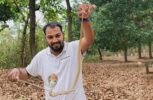 ଘରୁ ନାଗ ସାପ ଉଦ୍ଧାର, ଜଙ୍ଗଲରେ ଛାଡ଼ିଲେ ସାପ ଧରାଳି
