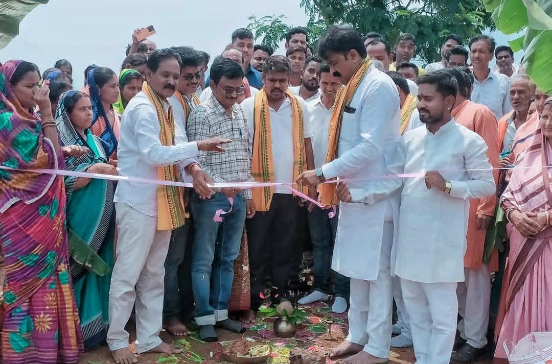 You are currently viewing ବଦଳିଲା ନନ୍ଦପୁର ପଞ୍ଚାୟତର ରାସ୍ତାର ନାଁ, ଡଃ.ଦେବେନ୍ଦ୍ର ପ୍ରଧାନଙ୍କ ନାମରେ ନାମିତ ହେଲା ମାର୍ଗ