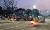 ମିନି ଟ୍ରକ- ବାଇକ ମୁହାଁମୁହିଁ ଧକ୍କା, ଚାଳକ ମୃତ; ଶବ ରଖି ଜାତୀୟ ରାଜପଥ ଅବରୋଧ କଲେ ଗାଁ ଲୋକ