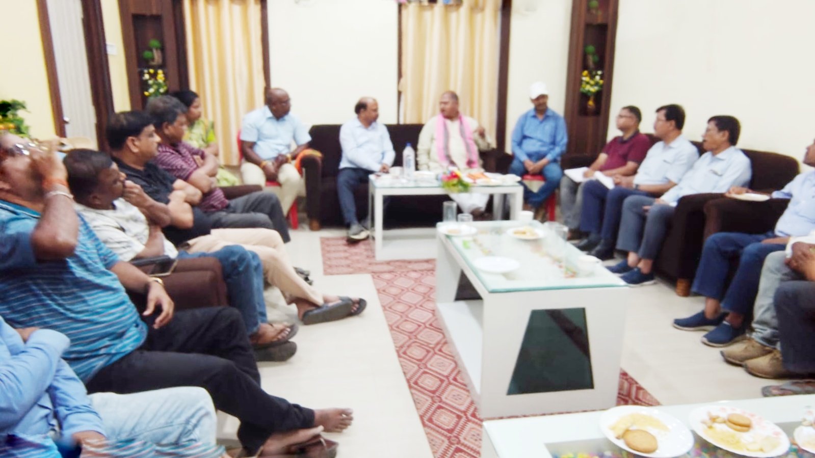 You are currently viewing ରେଙ୍ଗାଳୀରେ ପାନୀୟ ଜଳ ସମସ୍ୟା ଦୂର ପାଇଁ ସମୀକ୍ଷା ବୈଠକ, ସବୁ ଅଞ୍ଚଳକୁ ପିଇବା ପାଣି ଯୋଗାଇବାକୁ ବିଧାୟକଙ୍କ କଡ଼ା ନିର୍ଦ୍ଦେଶ