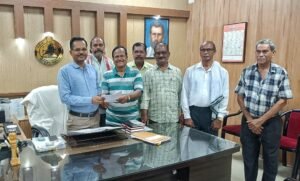 Read more about the article ପେନସନ ଆଇନ ସଂଶୋଧନ ପ୍ରତ୍ୟାହାର ଦାବି