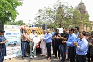 Read more about the article ଜେଏସପି ପକ୍ଷରୁ ଓ.ପି ଜିନ୍ଦଲଙ୍କ ୨୦ତମ ପୁଣ୍ୟତିଥିରେ ରକ୍ତଦାନ ଶିବିର, ୭୫୧ ୟୁନିଟ ରକ୍ତ ସଂଗୃହୀତ