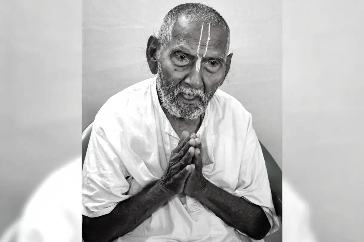 You are currently viewing ଆରପାରିରେ ଶତାୟୁ ଯୋଗଗୁରୁ ସ୍ବାମୀ ଶିବାନନ୍ଦ ସରସ୍ବତୀ, ଶୋକ ପ୍ରକାଶ କଲେ ପ୍ରଧାନମନ୍ତ୍ରୀ ମୋଦି
