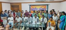 ସରକାର ପରିବର୍ତ୍ତନ ପରେ ବି କମୁନି ବିଜେଡି ନେତାଙ୍କ ତାଉ! ହସ୍ପିଟାଲରେ ପୁନଃନିଯୁକ୍ତି ପାଇଁ ଠିକା କର୍ମଚାରୀଙ୍କଠାରୁ ଟଙ୍କା ଆଦାୟ କରୁଥିବା ଅଭିଯୋଗ