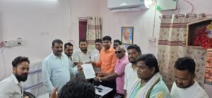 Read more about the article ସୁଭଦ୍ରା ଓ ବିଶ୍ୱଜିତଙ୍କ ହତ୍ୟାକାରୀଙ୍କୁ ଗିରଫ ଦାବି, ଥାନାଧିକାରୀଙ୍କୁ ଦାବିପତ୍ର