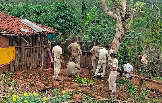 ବେଆଇନ ବନ୍ଧୁକ ତିଆରି କାରଖାନା ଠାବ: ଦେଶୀ ବନ୍ଧୁକ ସହ ବନ୍ଧୁକ ତିଆରି ସରଞ୍ଜାମ ଜବତ: ଦୁଇ ଦିନରେ ଦୁଇ ଗିରଫ