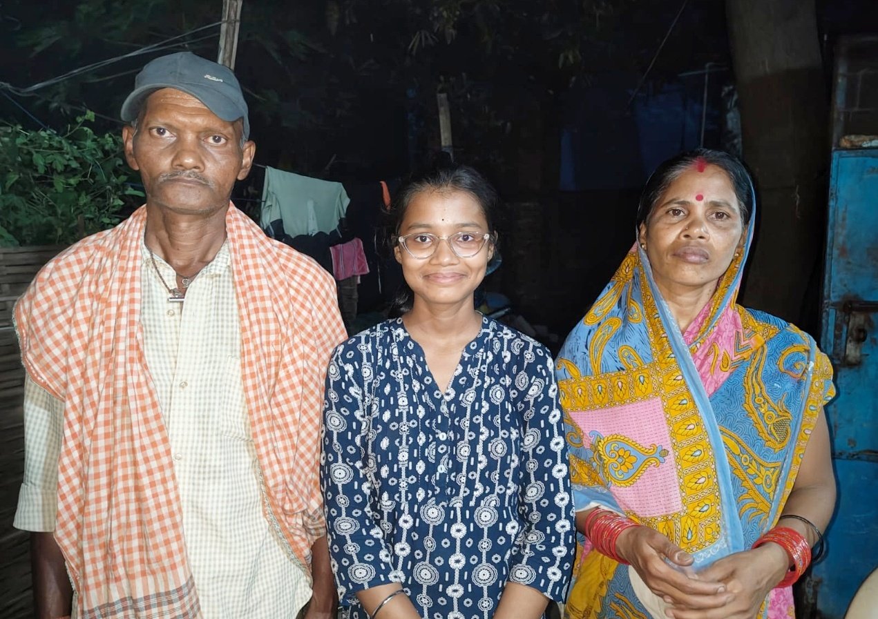 You are currently viewing ବାପା ମୂଲ ଲାଗି ଝିଅକୁ ପଢ଼ାଇଲେ,ଝିଅ ମ୍ୟାଟ୍ରିକ ପରୀକ୍ଷାରେ ଏ ୱାନ
