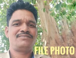 Read more about the article ରାଜପଥରେ ଗାଡ଼ି ଚେକିଂ ବେଳେ ଅଘଟଣ: ଟ୍ରକ ଧକ୍କାରେ ପୋଲିସ ଡ୍ରାଇଭର ମୃତ
