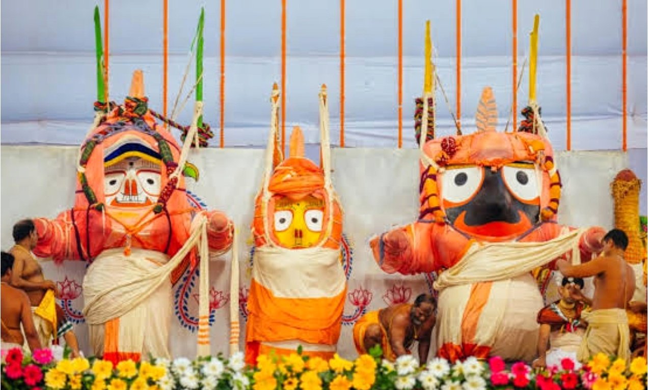 You are currently viewing ସମୟ ଅଭାବ ଯୋଗୁଁ ସାରାରାତି ଅନିଦ୍ରା ରହିଲେ ମହାପ୍ରଭୁ: ଦୁଇ ଘଣ୍ଟା ବିଳମ୍ବରେ ଚାଲିଛି ନୀତି