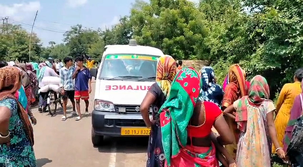 ମହିଳାଙ୍କ ଝୁଲନ୍ତା ମୃତଦେହ ଉଦ୍ଧାର, କାରଣ ଅସ୍ପଷ୍ଟ