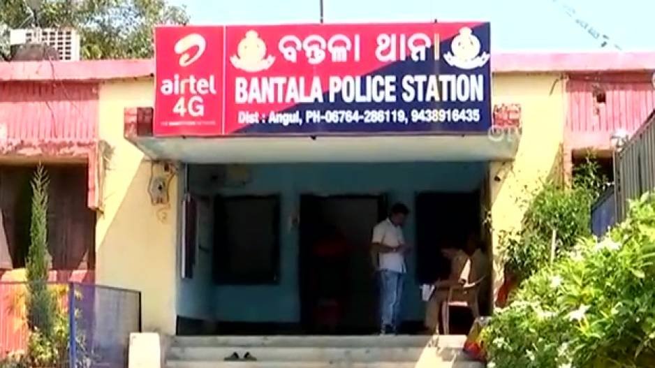 You are currently viewing ଦୋକାନ ମରାମତି ବେଳେ ଦମ୍ପତିଙ୍କୁ ଗାଳିଗୁଲଜ ଓ ମାରପିଟ ଅଭିଯୋଗ, ୫ ଜଣଙ୍କ ନାଁରେ ଏତଲା