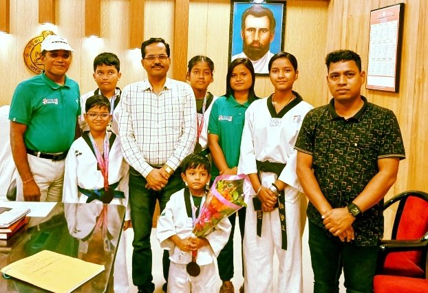 You are currently viewing ଜାତୀୟ ସ୍ତରୀୟ ତାଇକୋଣ୍ଡୋ ପ୍ରତିଯୋଗିତାରେ ଅନୁଗୋଳ ଜିଲ୍ଲାକୁ ୬ ପଦକ