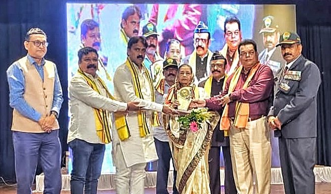 You are currently viewing ପୂର୍ବତନ ସୈନିକ ସଂଘ ପକ୍ଷରୁ କାରଗିଲ ବିଜୟ ଦିବସ