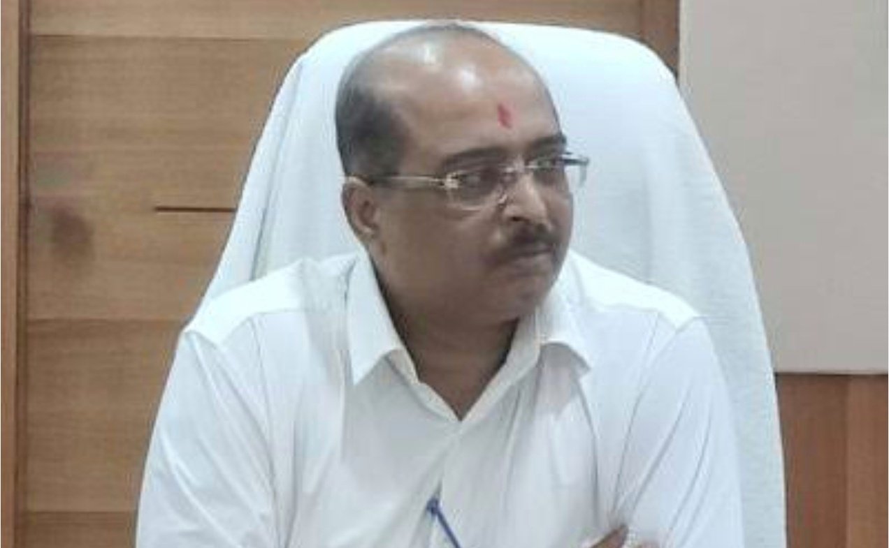 You are currently viewing ଅନୁଗୁଳ ଗସ୍ତରେ ଉତ୍ତରାଞ୍ଚଳ ରାଜସ୍ୱ ଆୟୁକ୍ତ: ୩୩ଟି ମାମଲାର କଲେ ଶୁଣାଣି