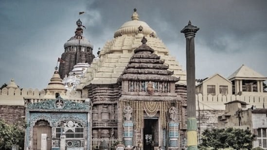 You are currently viewing କାଳିଆକୁ ଦେଖିବା ପୂର୍ବରୁ ଆଉ ଅରୁଣ ସ୍ତମ୍ଭ ଛୁଇଁପାରିବେନି ଭକ୍ତ, ଲାଗିଲା ୪ ଫୁଟର ପିତ୍ତଳ ବ୍ୟାରିକେଡ୍; ଭକ୍ତମହଲରେ ତୀବ୍ର ଅସନ୍ତୋଷ