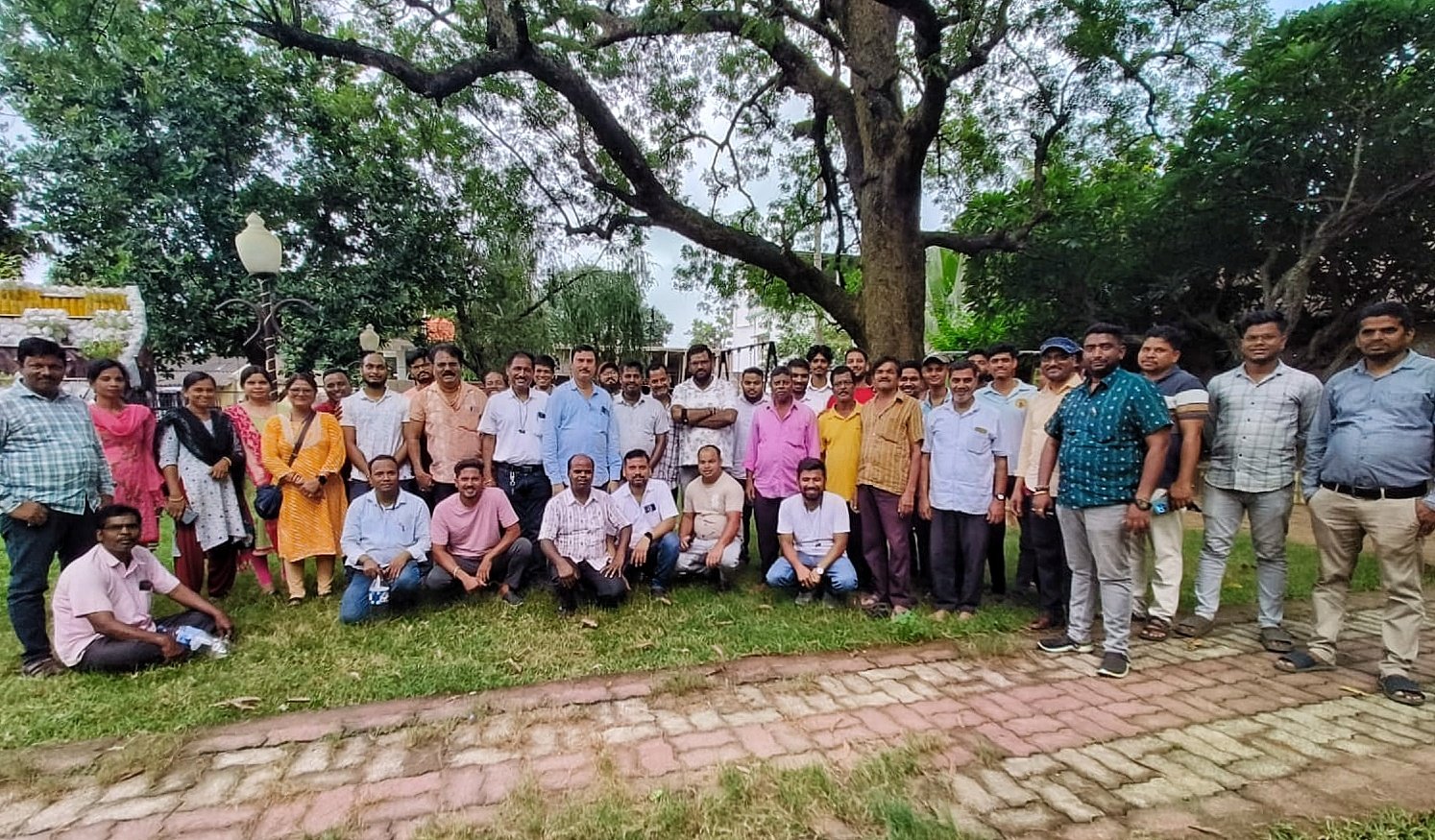 You are currently viewing ଅମଲାପଡା ଗଜଲକ୍ଷ୍ମୀ ପୂଜା କମିଟି ବୈଠକ: ଶକ୍ରାଜିତ୍ ସଭାପତି, ନିରଞ୍ଜନ ସମ୍ପାଦକ
