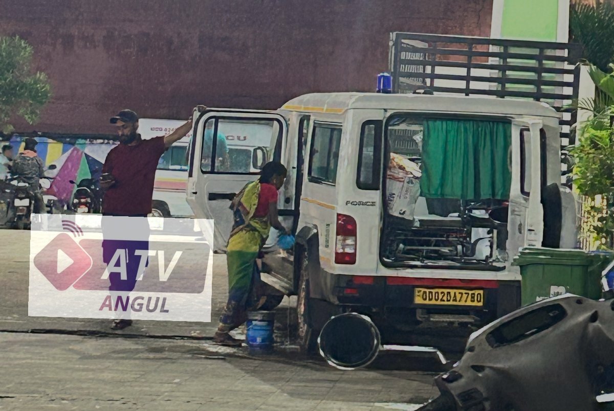 You are currently viewing ଆମ୍ବୁଲାନ୍ସ ଚାଳକର ଅମାନବିକତା: ସିଡ଼ିଏମ୍ଓଙ୍କ ତୁରନ୍ତ ଆକ୍ସନ