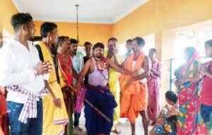 Read more about the article ମା’ ପିତାବଳୀଙ୍କ ବାର୍ଷିକ ପୂଜା: ଅଧିଆ ପଡ଼ିଲେ ଶହଶହ ଶ୍ରଦ୍ଧାଳୁ