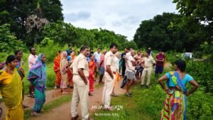 Read more about the article ଜିଏମଡିସି କମ୍ପାନୀର ସର୍ଭେକୁ ବିରୋଧ, ୨ କମ୍ପାନୀ କର୍ମଚାରୀଙ୍କୁ ଅଟକ ରଖିଲେ ଗ୍ରାମବାସୀ