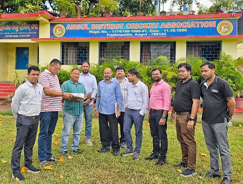 You are currently viewing ଫ୍ଲଡ ଲାଇଟ୍ କାମ ନେଇ ସମୀକ୍ଷା କଲେ ଅତିରିକ୍ତ ସଚିବ