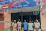 ଦୁଇ ଶିକାରୀ ଗିରଫ: ବନ୍ଧୁକ ସମେତ ମାରଣାସ୍ତ୍ର ଜବତ