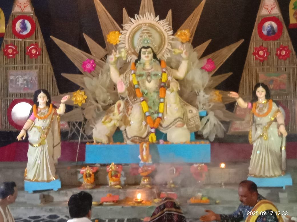 You are currently viewing ନାଲକୋ ବିଶ୍ୱକର୍ମା ପୂଜାର ଦ୍ଵିତୀୟ ଦିନ, ମେଳା ବୁଲିବା ସହ ସ୍ୱାଦିଷ୍ଟ ଖାଦ୍ୟର ମଜା ନେଉଛନ୍ତି ଅଞ୍ଚଳବାସୀ