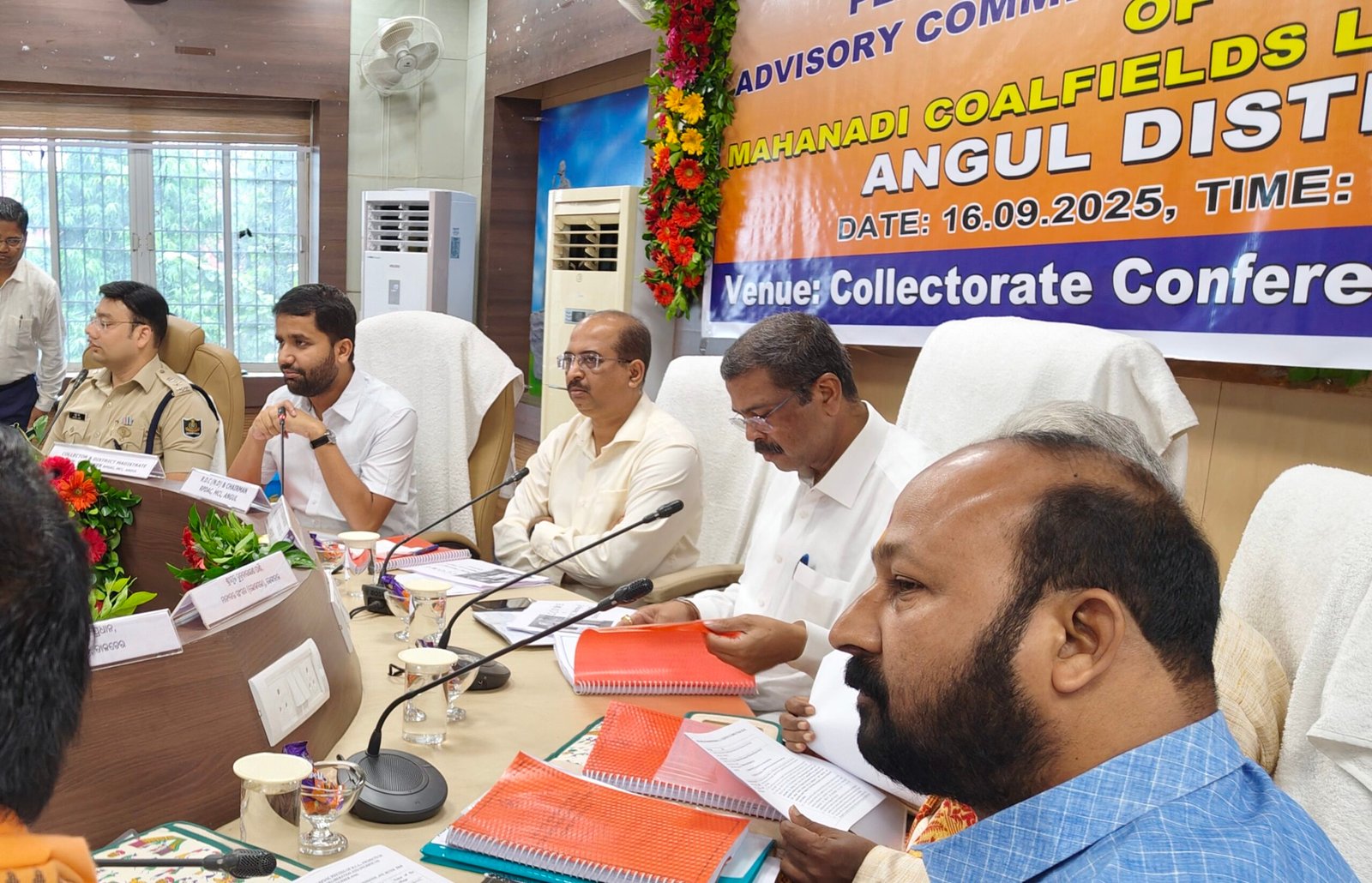 You are currently viewing ଏମ୍‌ସିଏଲ୍‌ର ୧୫ତମ ଥଇଥାନ ଓ ପାରିପାର୍ଶ୍ୱିକ ଉନ୍ନୟନ ବୈଠକ