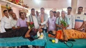 Read more about the article ବାଲିପଟ୍ଟାରେ ଗୋପବନ୍ଧୁ ଜୟନ୍ତୀ ପାଳନ ସହ ରକ୍ତଦାନ ଶିବିର, ୫୬ ୟୁନିଟ୍ ରକ୍ତ ସଂଗ୍ରହ