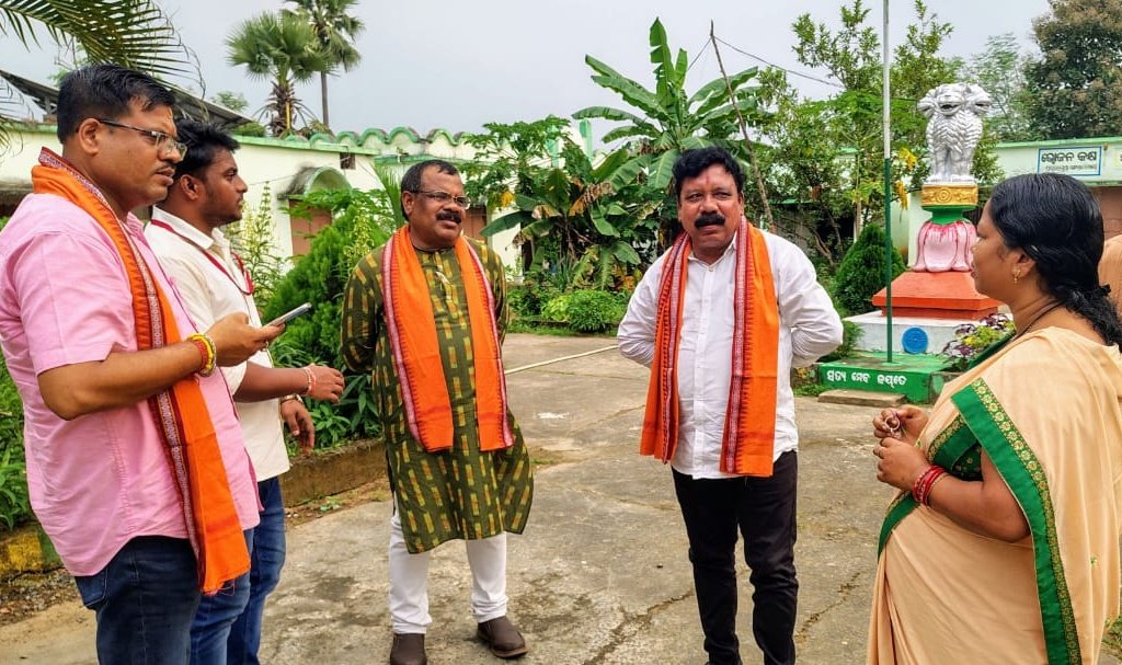 You are currently viewing ଠାକୁରଗଡ଼ ଆମ୍ବସରମୁଣ୍ଡା ସେବାଶ୍ରମ ପରିଦର୍ଶନ କଲେ ବିଜେପି ପ୍ରତିନିଧି ମଣ୍ଡଳୀ