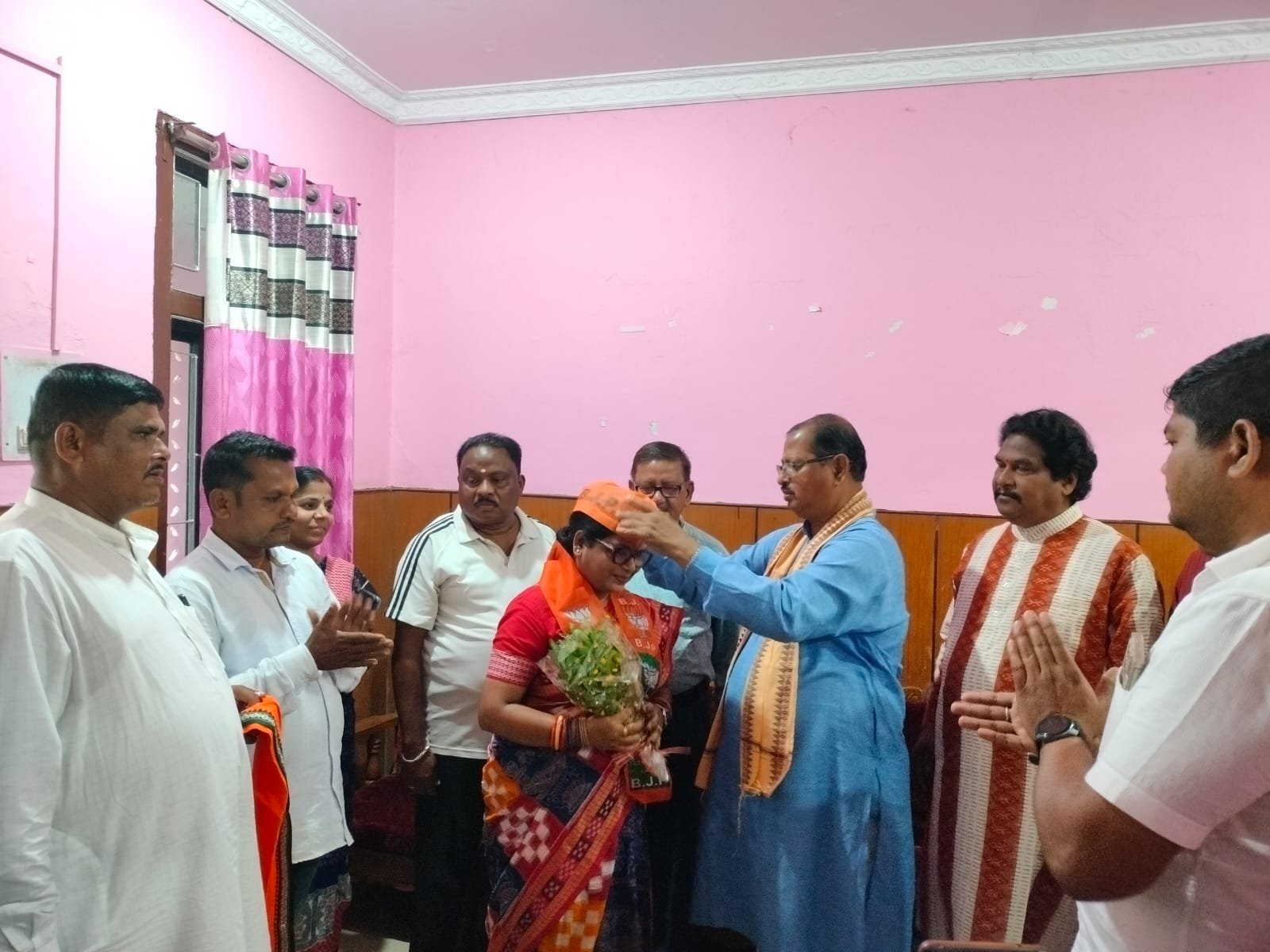 You are currently viewing କଂଗ୍ରେସ ଛାଡ଼ି ବିଜେପିରେ ମିଶିଲେ ସୁଭଦ୍ରା ନାଏକ