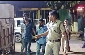 Read more about the article ମୁଖ୍ୟ ଚିକିତ୍ସାଳୟରୁ ଏସି କମ୍ପ୍ରେସର ଚୋରି ଘଟଣା, ସିନ ରିକ୍ରିଏସନ୍ କଲେ ଗିରଫ ଅଭିଯୁକ୍ତ