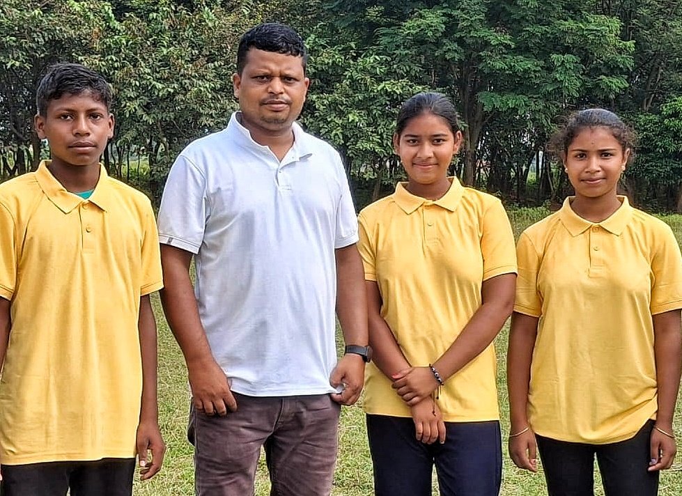 You are currently viewing ଯୁବଜ୍ୟୋତି ଉଚ୍ଚ ବିଦ୍ୟାଳୟର ୩ ଛାତ୍ରଛାତ୍ରୀ ରାଜ୍ୟ ଆଥଲେଟିକ୍ ଚୟନ ପାଇଁ ମନୋନୀତ