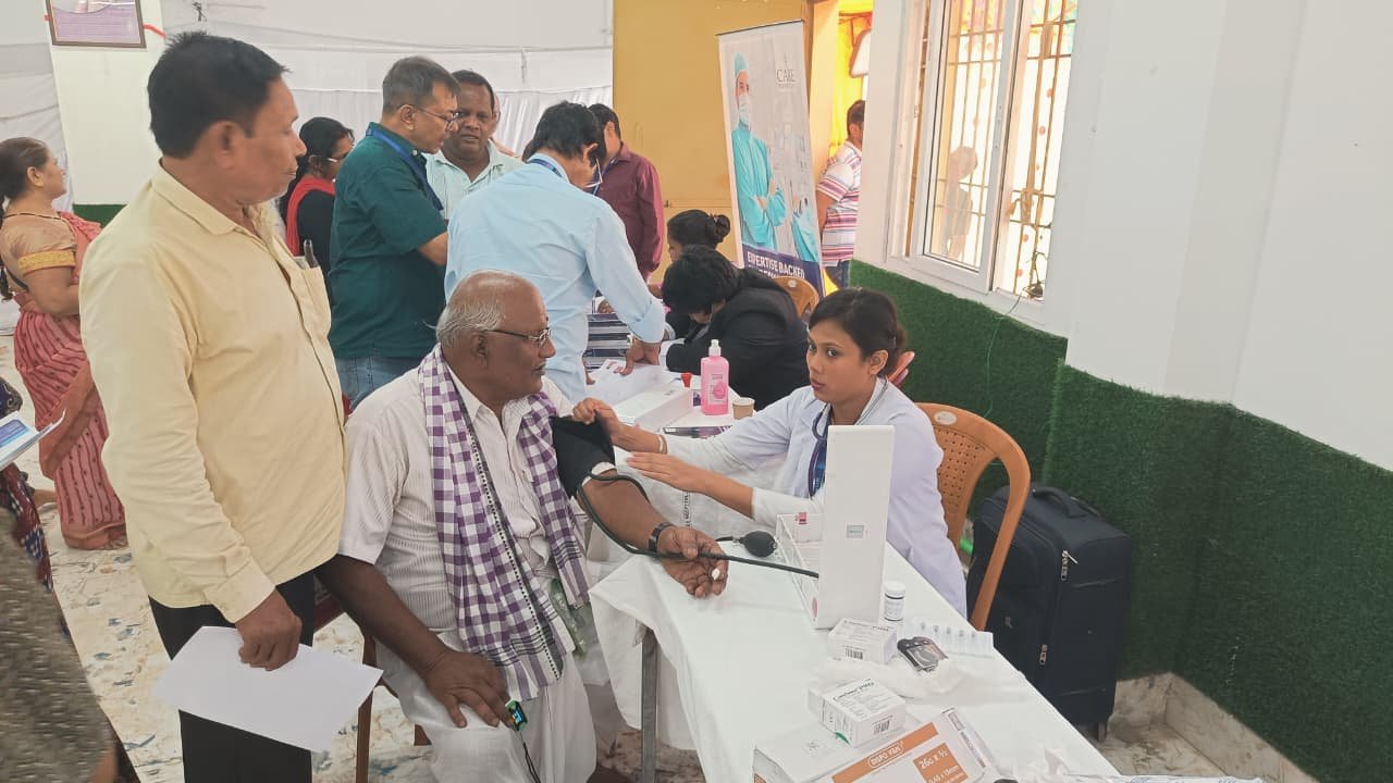 You are currently viewing ମାଗଣା ସ୍ୱାସ୍ଥ୍ୟ ଶିବିର; ୫୦୦ ରୋଗୀଙ୍କୁ ପରାମର୍ଶ ଓ ଔଷଧ ବଣ୍ଟନ