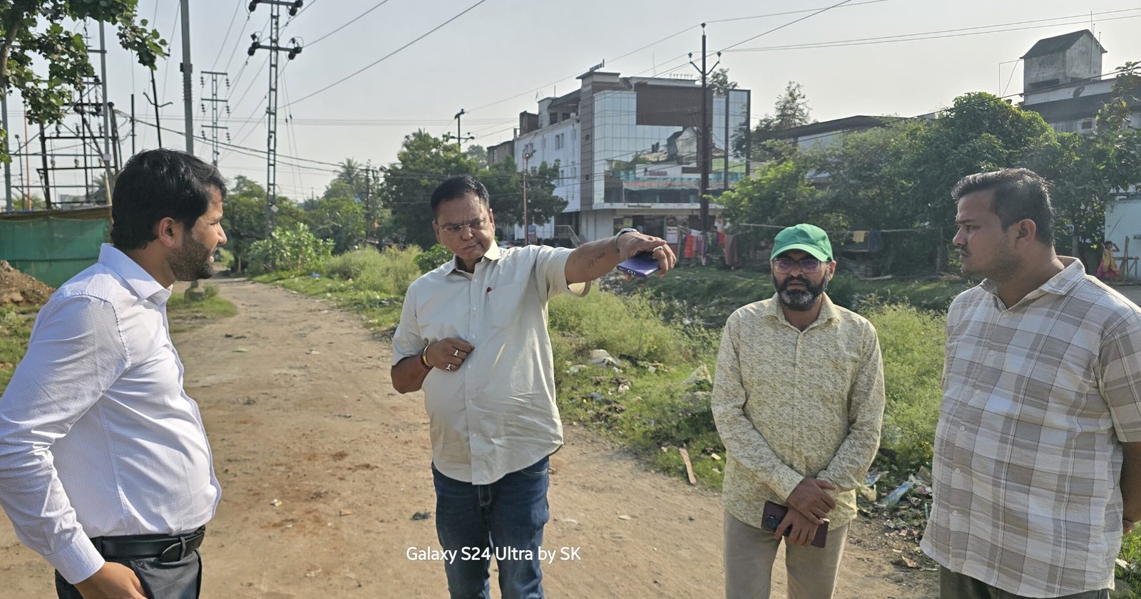 You are currently viewing ଅନୁଗୁଳର ବିଭିନ୍ନ ଅଞ୍ଚଳ ବୁଲି ଦେଖିଲେ ଜିଲ୍ଲାପାଳ, ଉନ୍ନତୀକରଣ ନେଇ କଲେ ଆଲୋଚନା