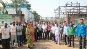 Read more about the article ବିଦ୍ୟୁତ କାଟ୍ ଆକ୍ରୋଶ, କଣିହାଁ ସବଷ୍ଟେସନ ଘେରିଲେ ଚାରି ଗ୍ରାମବାସୀ