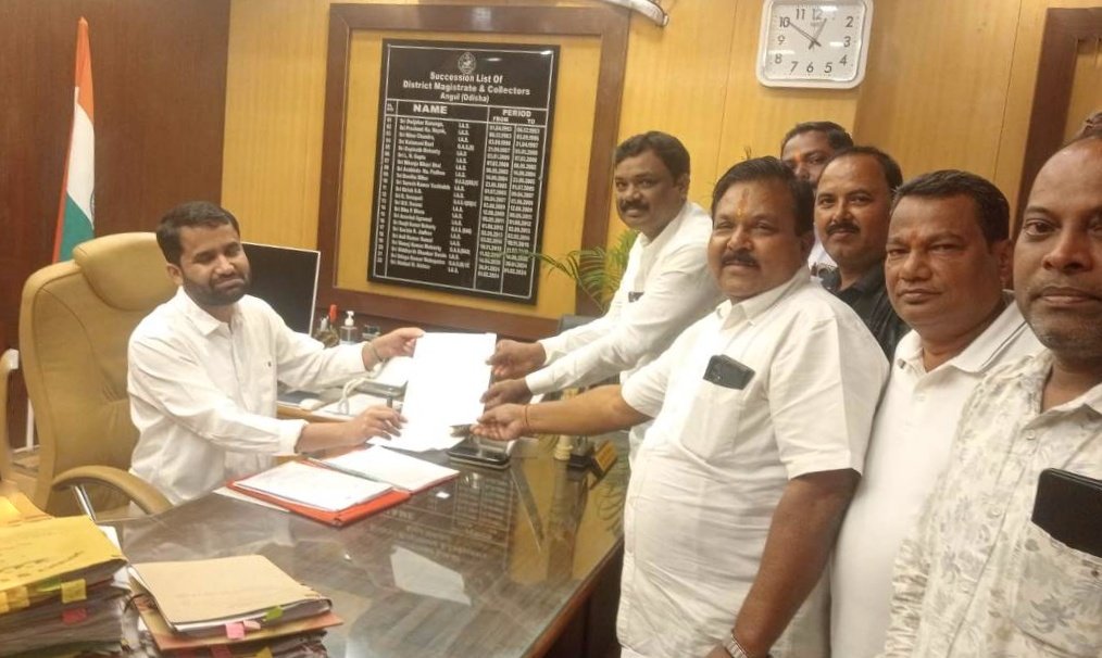 You are currently viewing ଜାତୀୟ ରାଜପଥ ୧୪୯ର ମରାମତି ନେଇ ଜିଲ୍ଲାପାଳଙ୍କୁ ଦାବିପତ୍ର, ଦାବି ପୂରଣ ନହେଲେ ଆନ୍ଦୋଳନ ଚେତାବନୀ