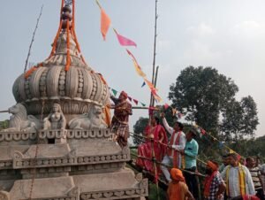 Read more about the article ମା’ ବନ ଦୁର୍ଗା ମନ୍ଦିରର ରତ୍ନମୁଦ ଉତ୍ସବ ଆୟୋଜିତ