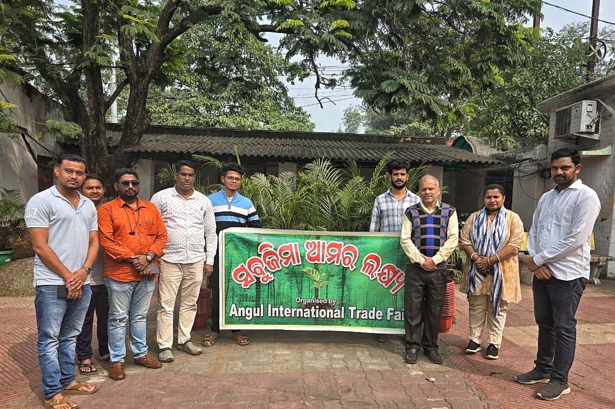 You are currently viewing ଅନୁଗୁଳ ଜିଲ୍ଲା ମୁଖ୍ୟ ଚିକିତ୍ସାଳୟକୁ ୫୦ଟି ଗଛ ପ୍ରଦାନ