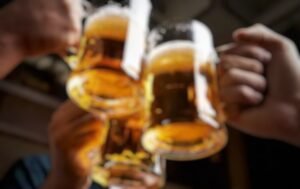 Read more about the article ଖାଇବା ଛୁଟିରେ ମଦ ପିଇଲେ ଅଷ୍ଟମ ଶ୍ରେଣୀ ଛାତ୍ର, ମାତାଲ ହୋଇ କ୍ଲାସରେ ବସିଲେ; ମାମଲା ଚାପିଦେଲେ ହେଡସାର୍